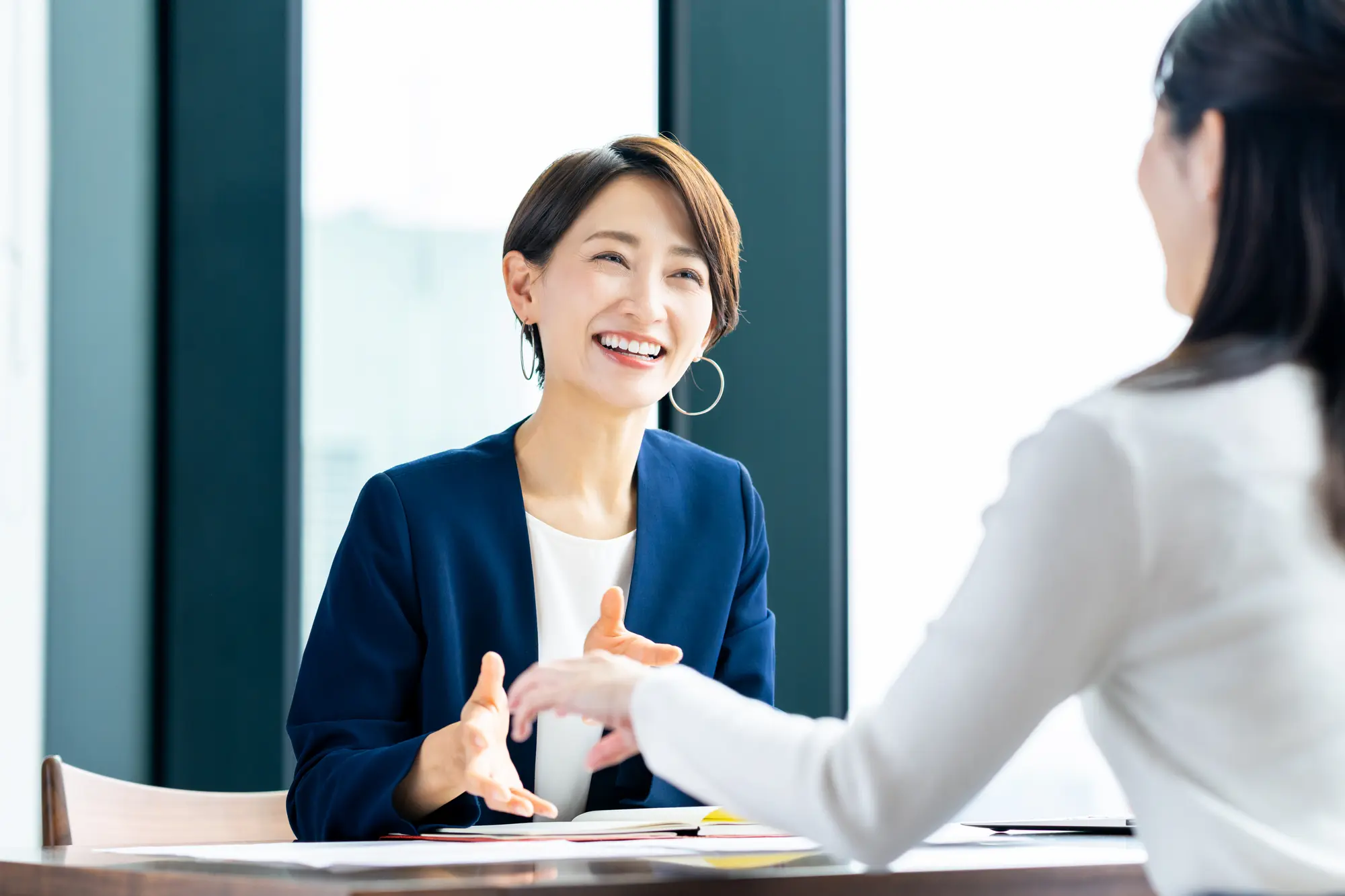 EAP、ストレスチェックなら株式会社MRCにお任せください。地下鉄さっぽろ駅直結で交通アクセス抜群。メンタルヘルス支援で企業全体のサポートを行います。