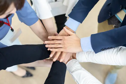 EAP、ストレスチェックなら株式会社MRCにお任せください。地下鉄さっぽろ駅直結で交通アクセス抜群。メンタルヘルス支援で企業全体のサポートを行います。